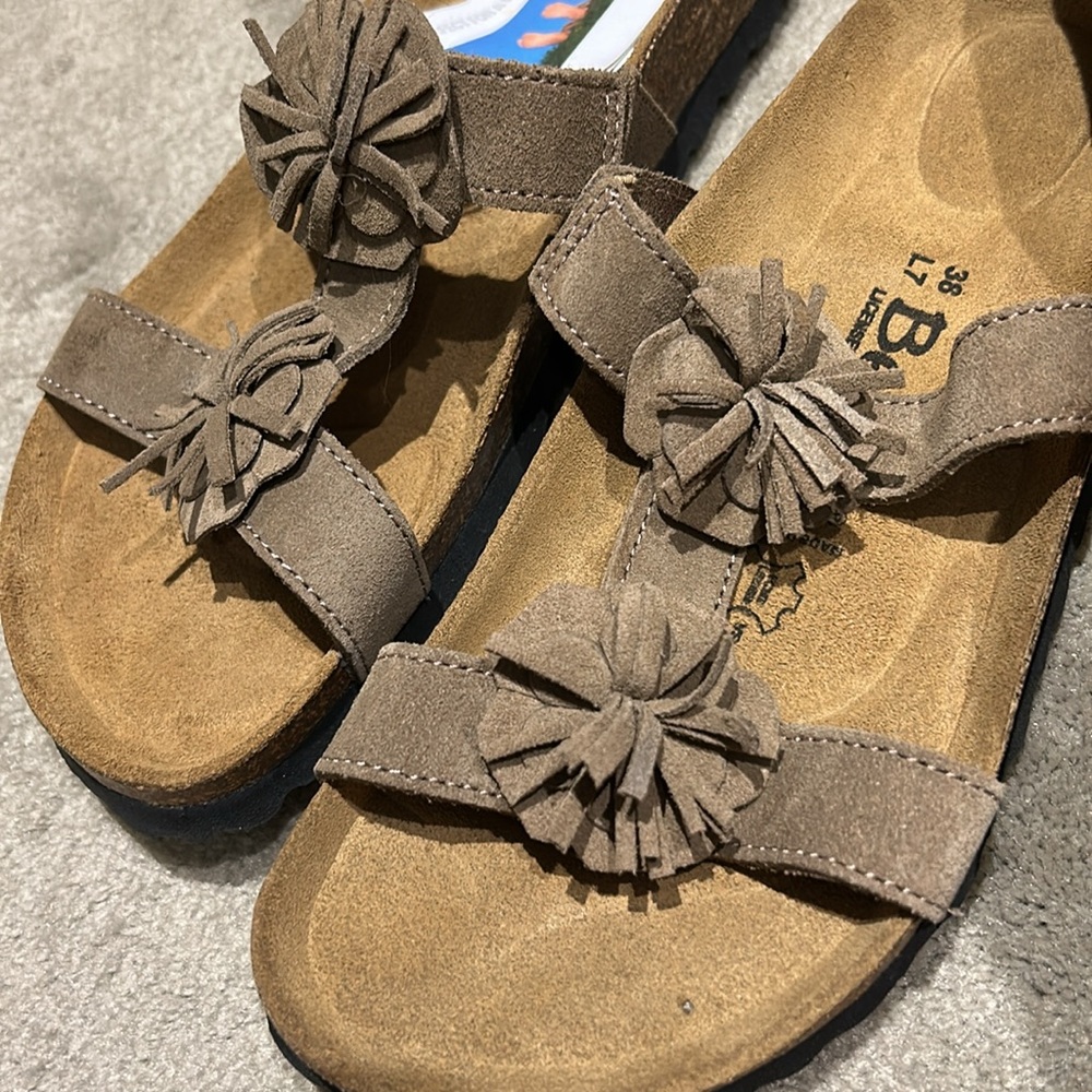 Birkenstock Betula sandal size 38L7 made in Spain.